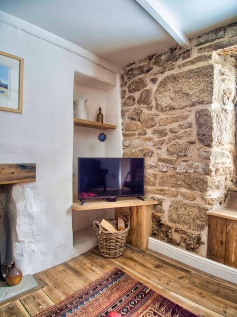 Knocker Cottage Is A 3 Bedroom Made Up Of 1 Double Bedroom And 2 Small Double Bedrooms In Small Village 10 Min To Beaches Camborne Exteriör bild