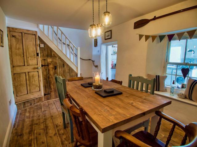 Knocker Cottage Is A 3 Bedroom Made Up Of 1 Double Bedroom And 2 Small Double Bedrooms In Small Village 10 Min To Beaches Camborne Exteriör bild