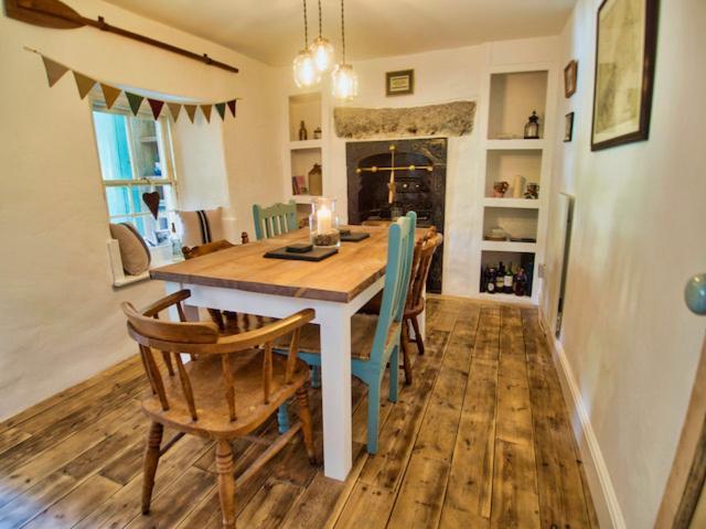 Knocker Cottage Is A 3 Bedroom Made Up Of 1 Double Bedroom And 2 Small Double Bedrooms In Small Village 10 Min To Beaches Camborne Exteriör bild