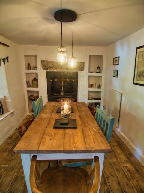 Knocker Cottage Is A 3 Bedroom Made Up Of 1 Double Bedroom And 2 Small Double Bedrooms In Small Village 10 Min To Beaches Camborne Exteriör bild
