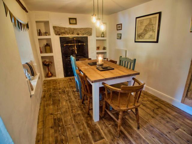 Knocker Cottage Is A 3 Bedroom Made Up Of 1 Double Bedroom And 2 Small Double Bedrooms In Small Village 10 Min To Beaches Camborne Exteriör bild