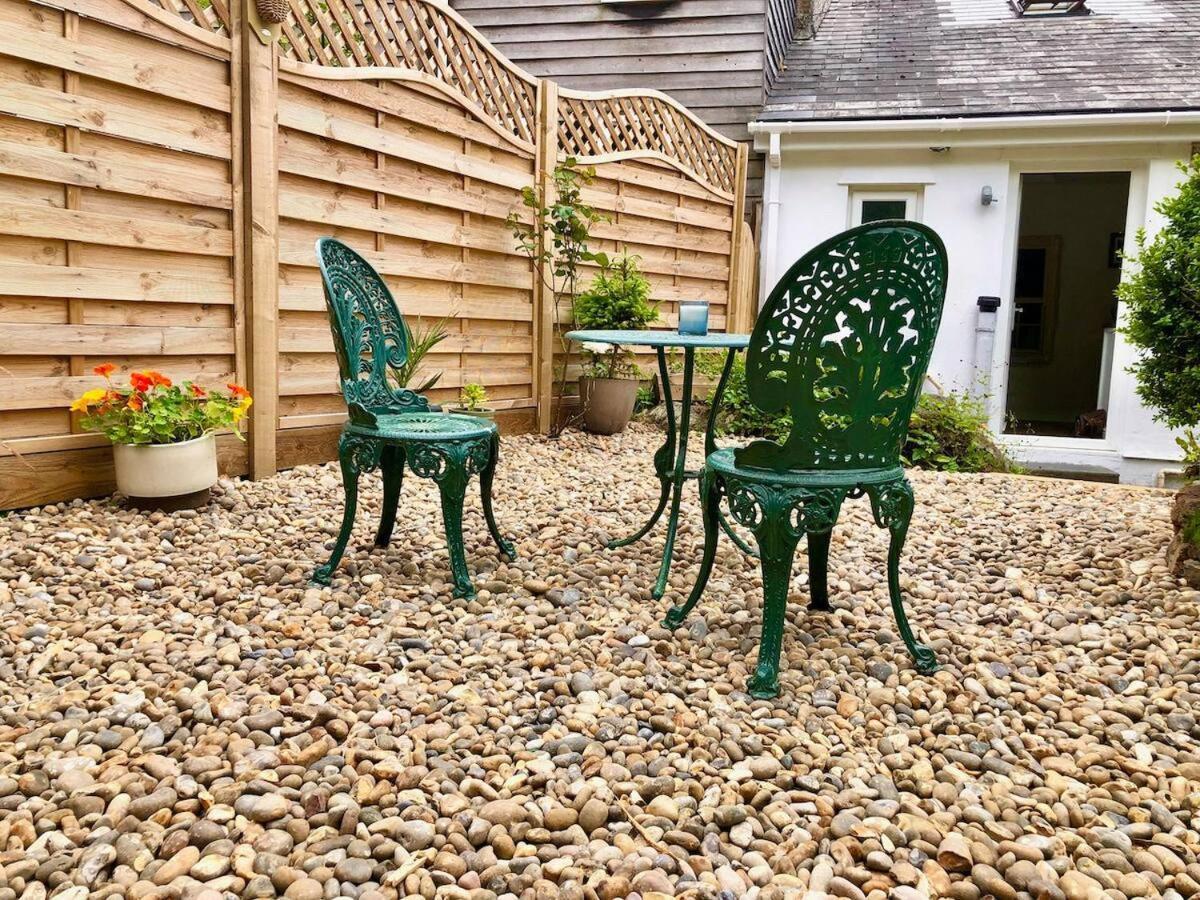 Knocker Cottage Is A 3 Bedroom Made Up Of 1 Double Bedroom And 2 Small Double Bedrooms In Small Village 10 Min To Beaches Camborne Exteriör bild